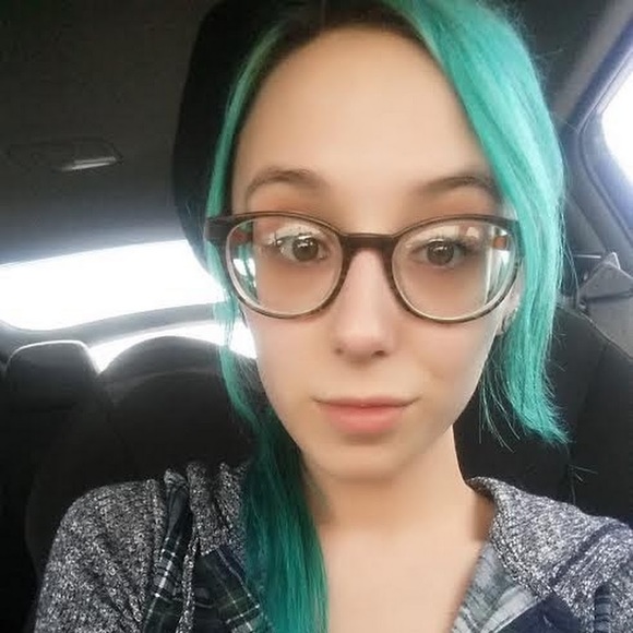 Meet your Posher, Francesca - Picture 1 of 1